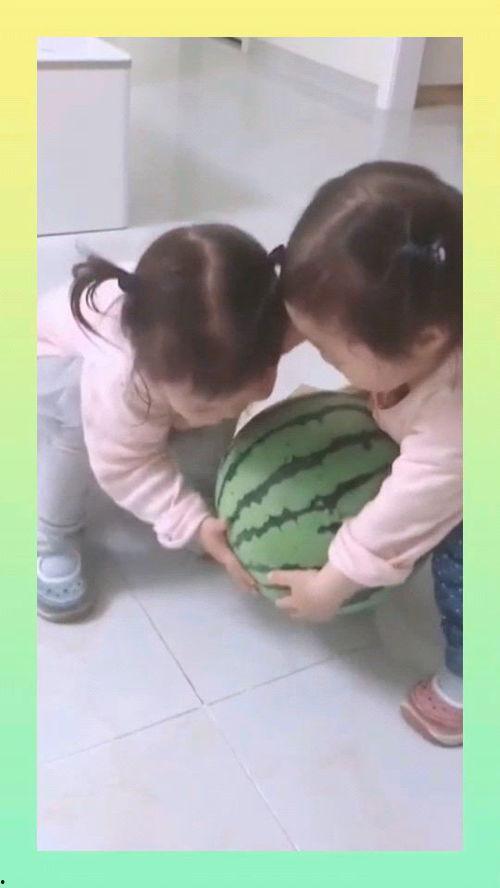 我喝奶吃瓜,我的悠闲午后时光